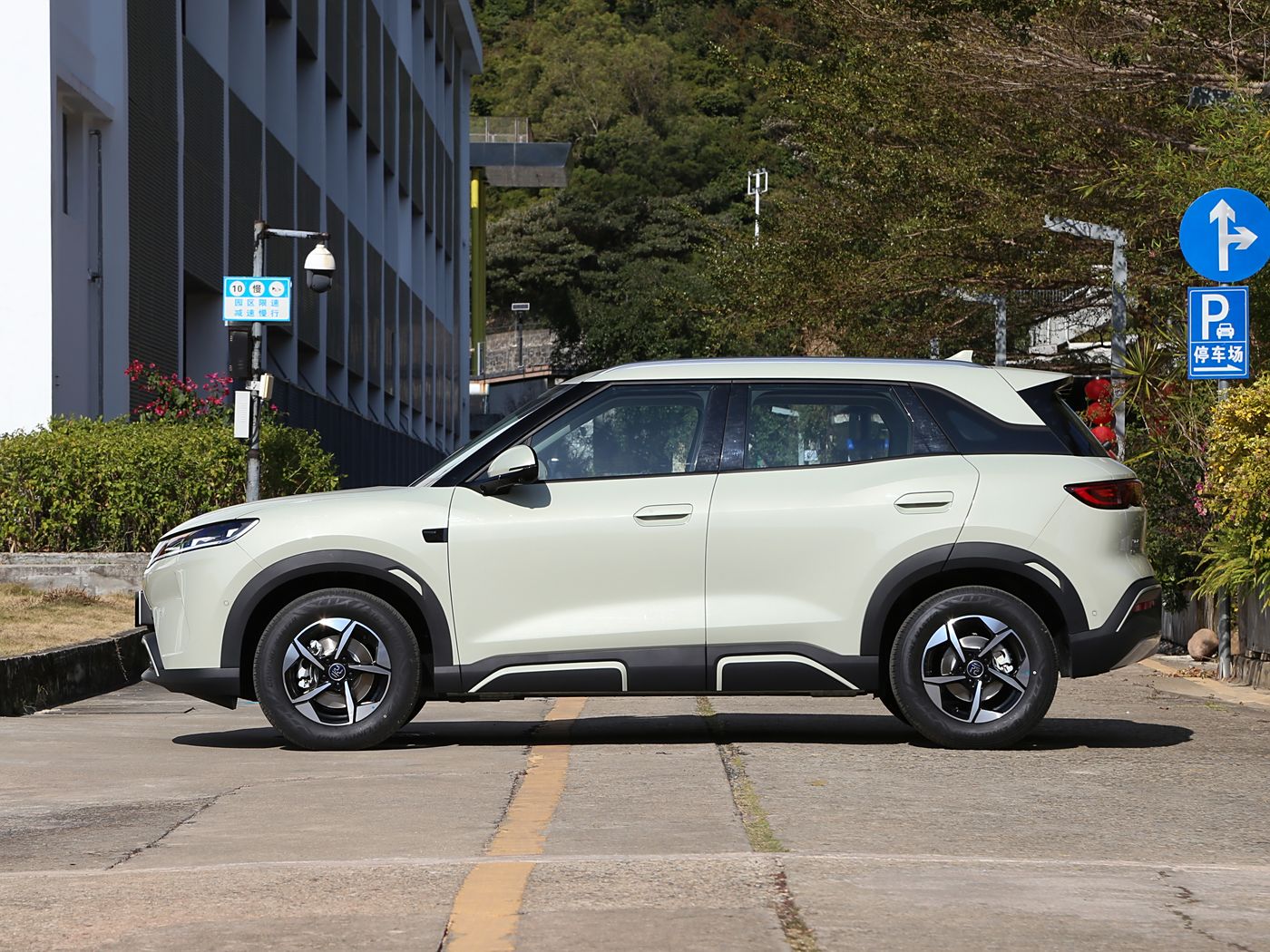 BYD Atto 2 Side Details - Urban EV SUV