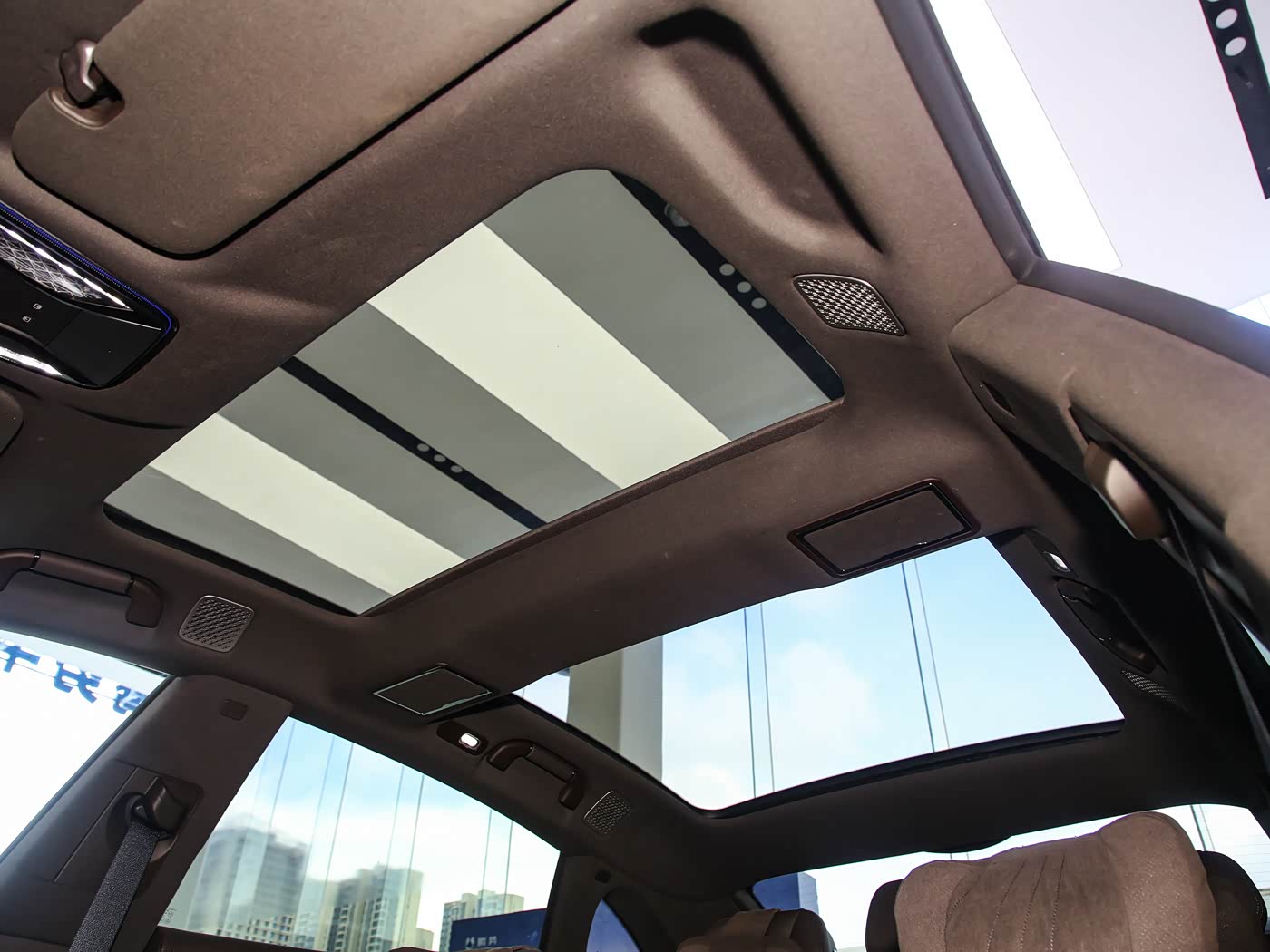 BYD Denza Z9 Cabin Space - Executive Interior