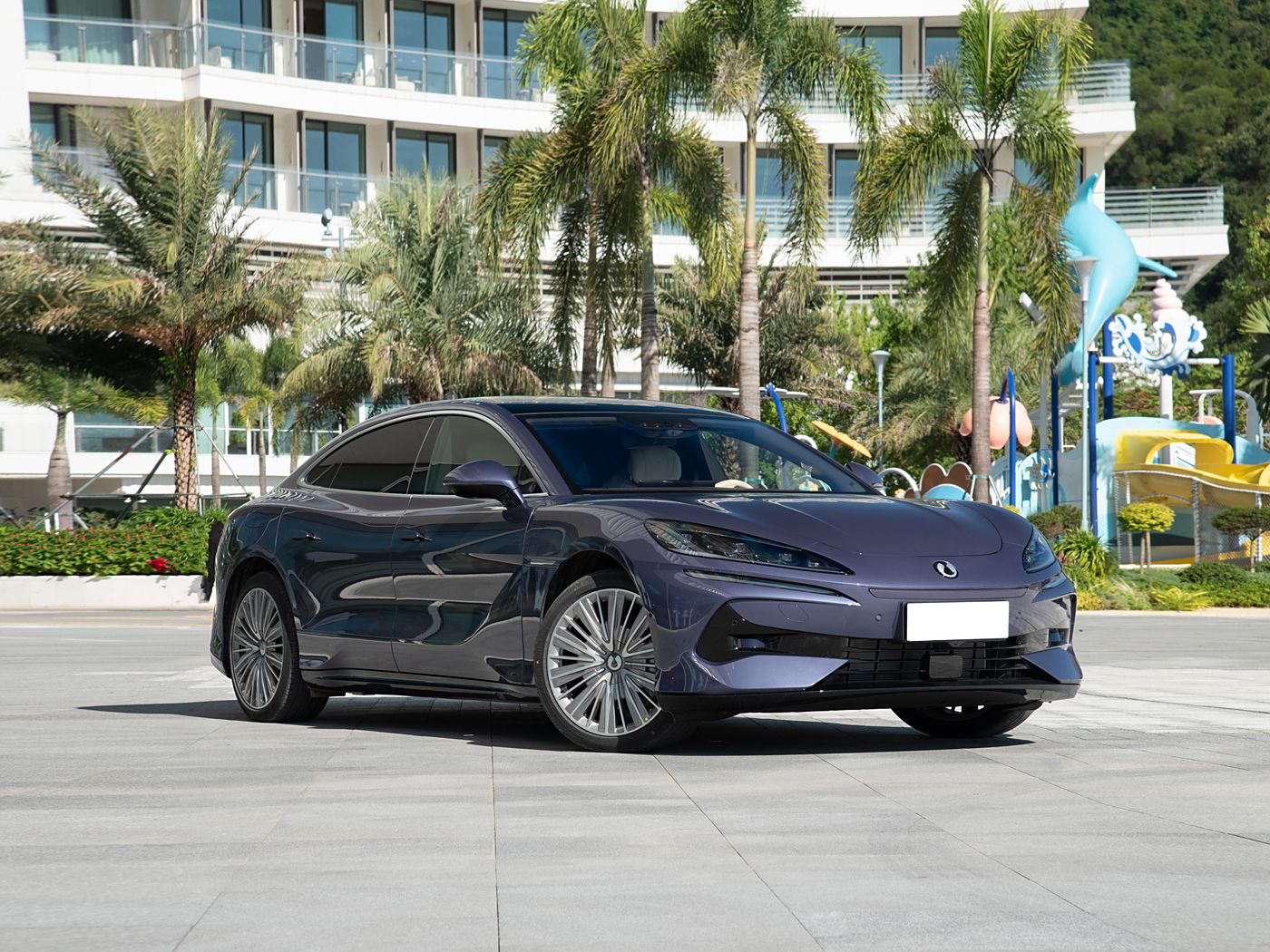 BYD Denza Z9 Front Design - Luxury EV Sedan