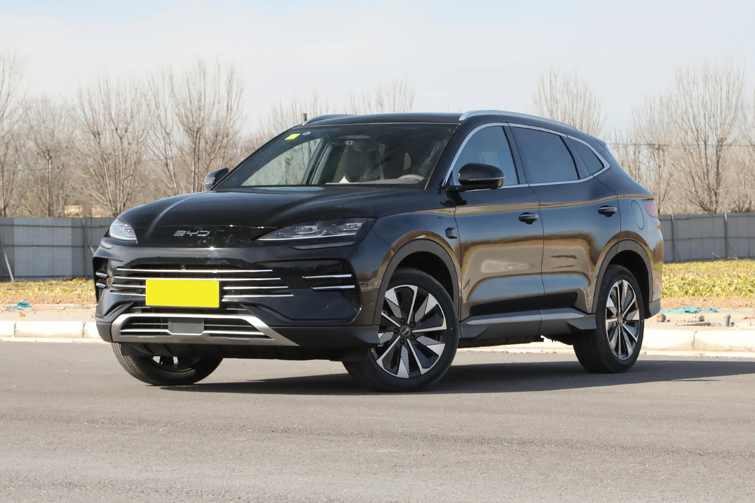 BYD Seal U DM Front Stance - Plug-in Hybrid SUV