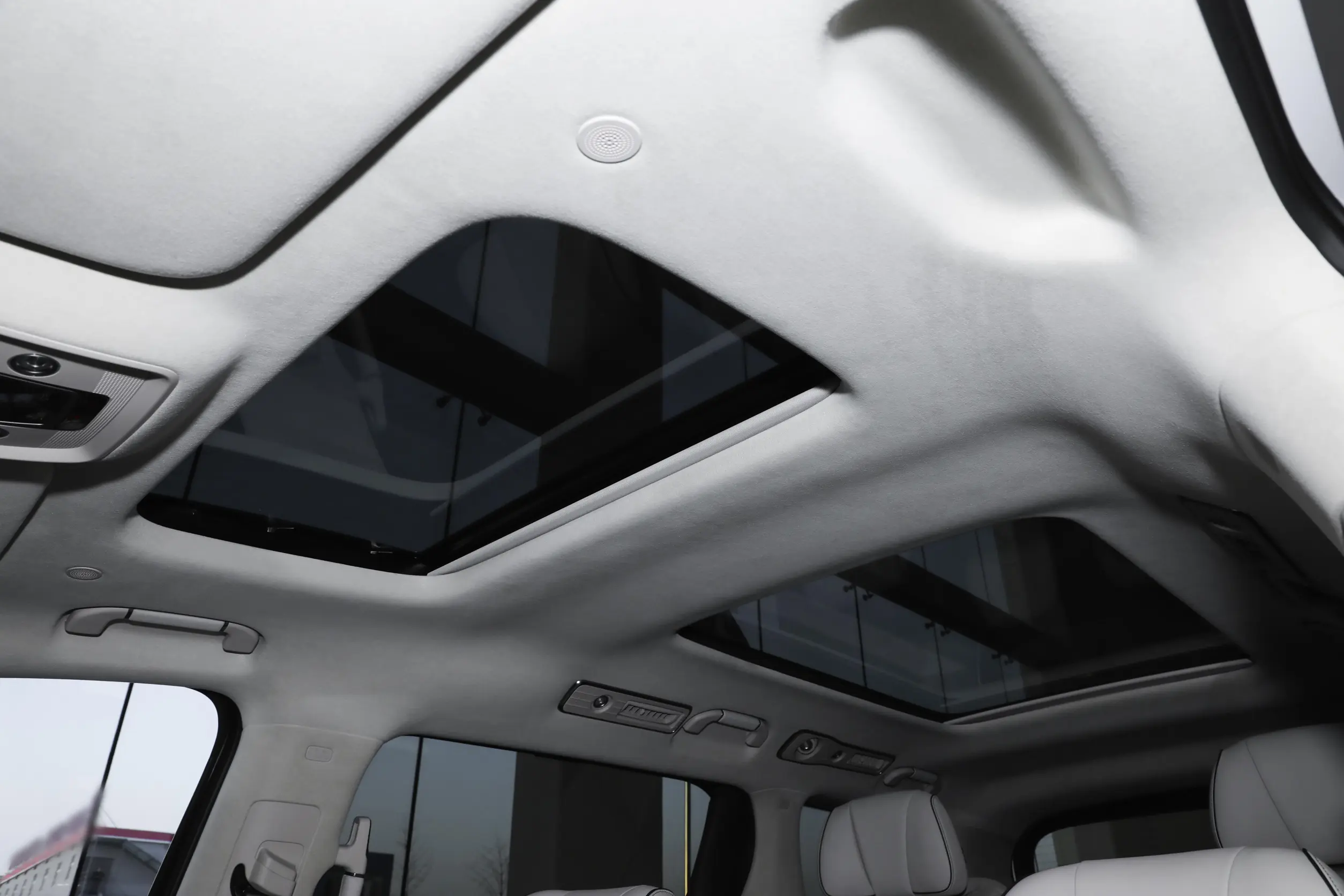 BYD Denza D9 EV Cabin Space - Spacious MPV Interior