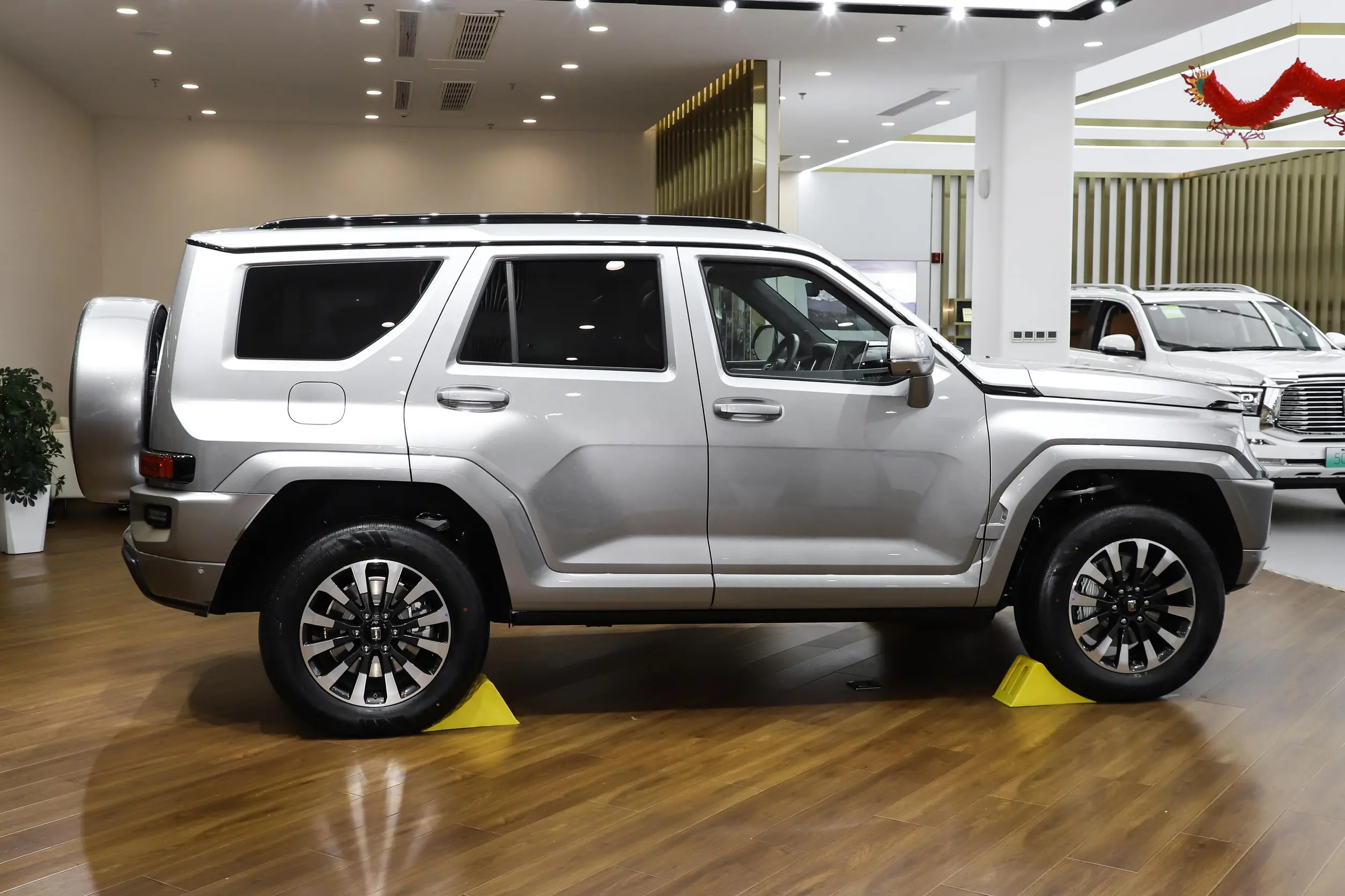 Tank 700 Side Profile - PHEV Off-road SUV