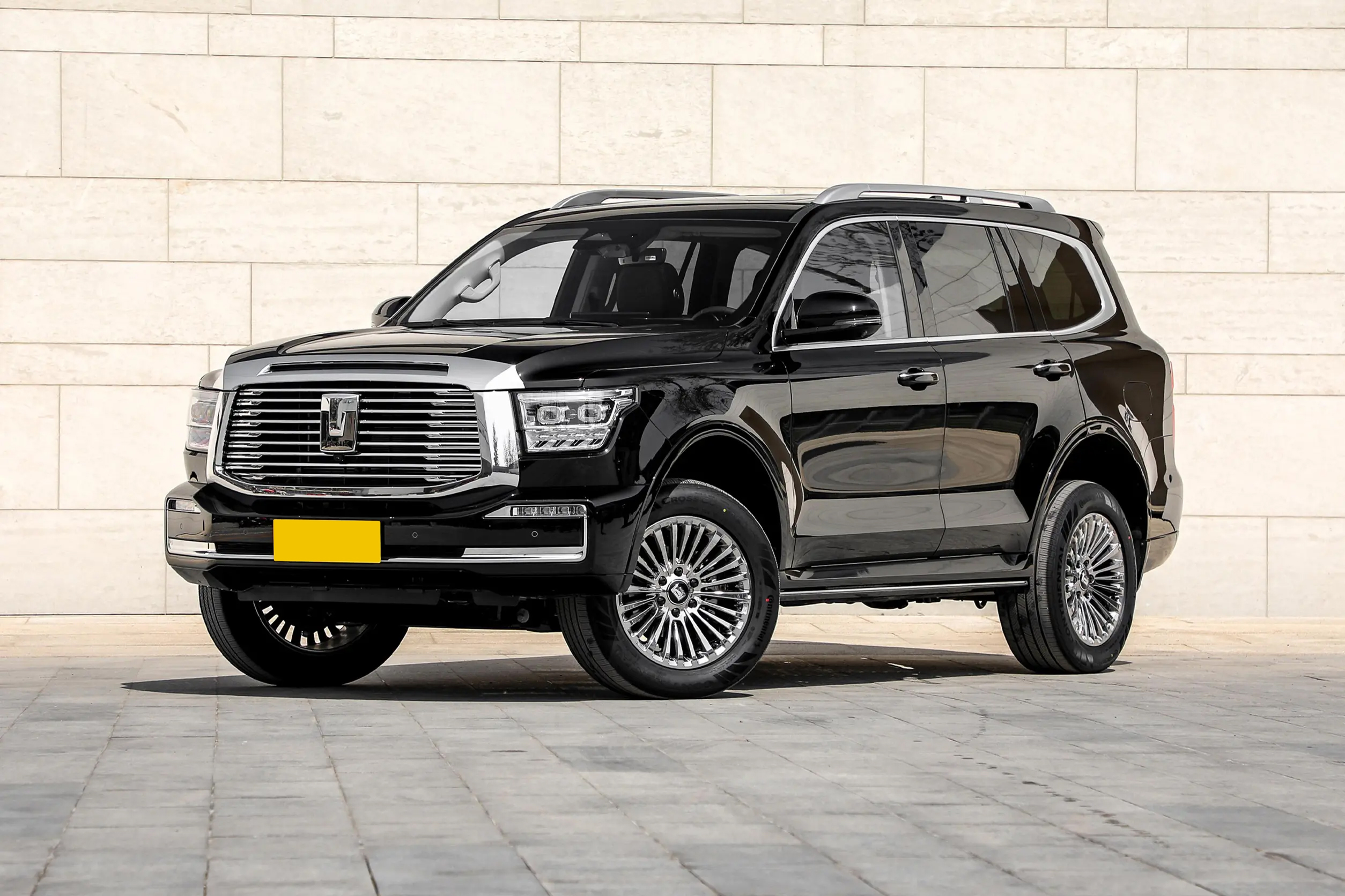 Tank 500 Front Angle - PHEV/ICE Model