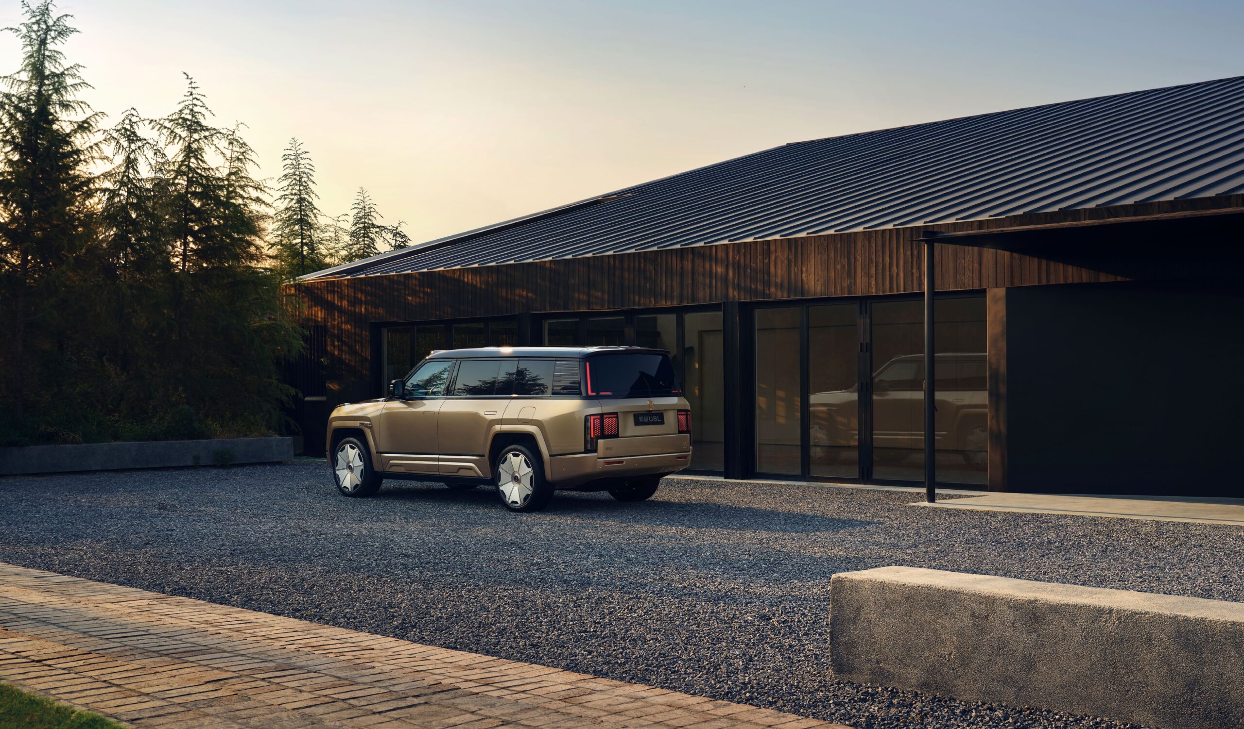 BYD Yangwang U8L Rear Design - Extended Luxury Off-roader