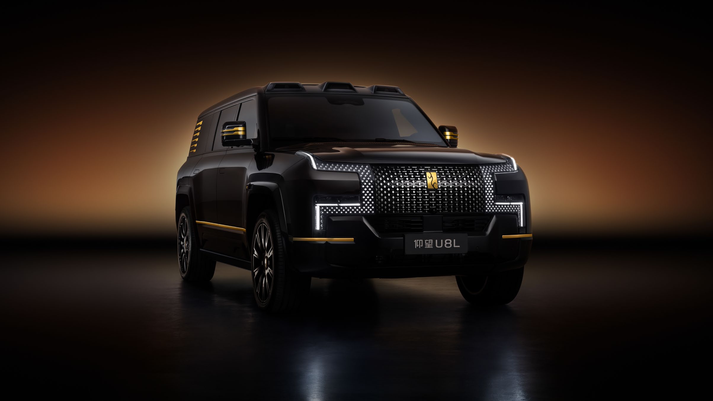 BYD Yangwang U8L Full Front Stance - PHEV Luxury SUV