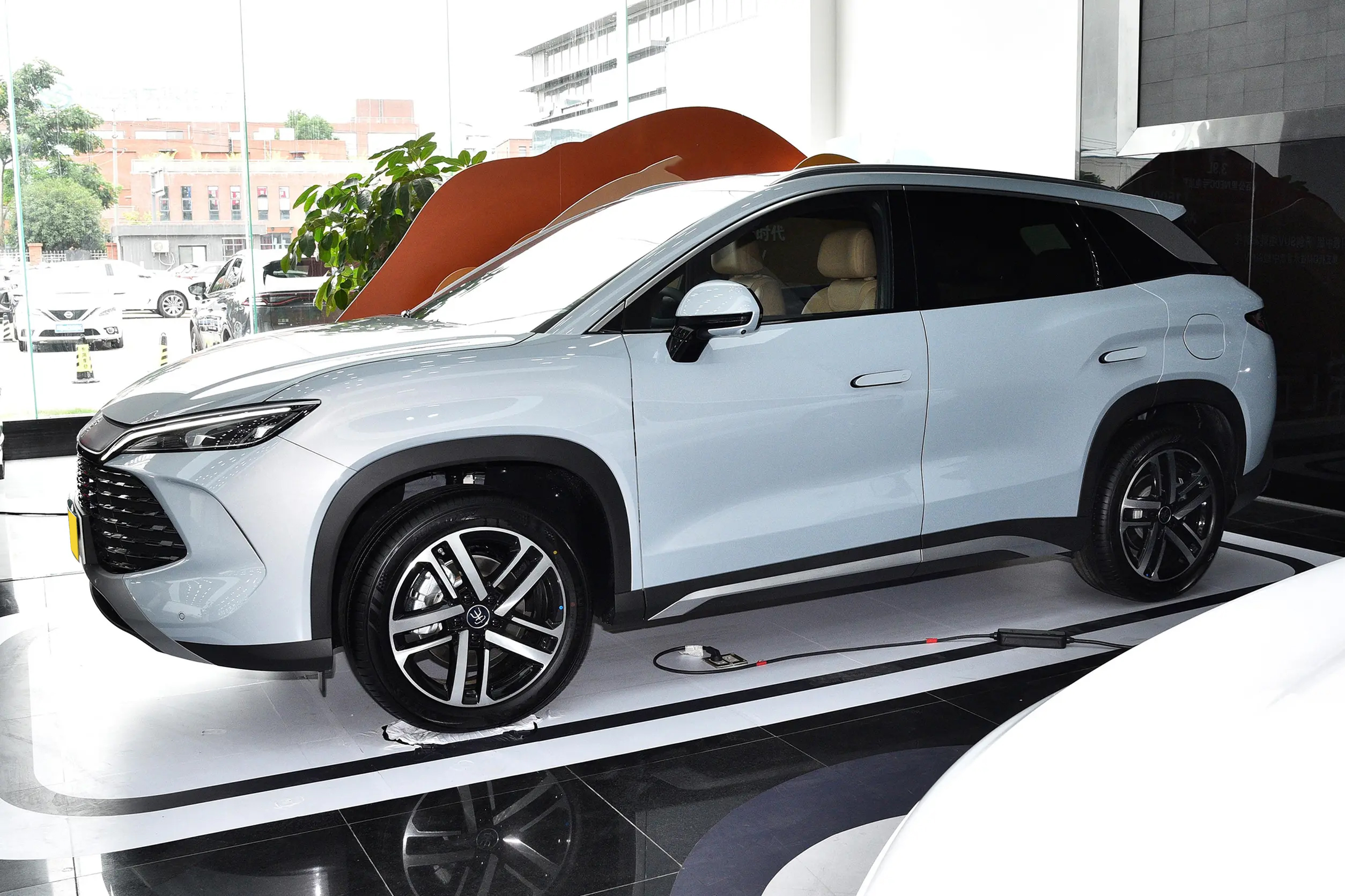 BYD SongL DM-i Side Profile - SUV Proportions