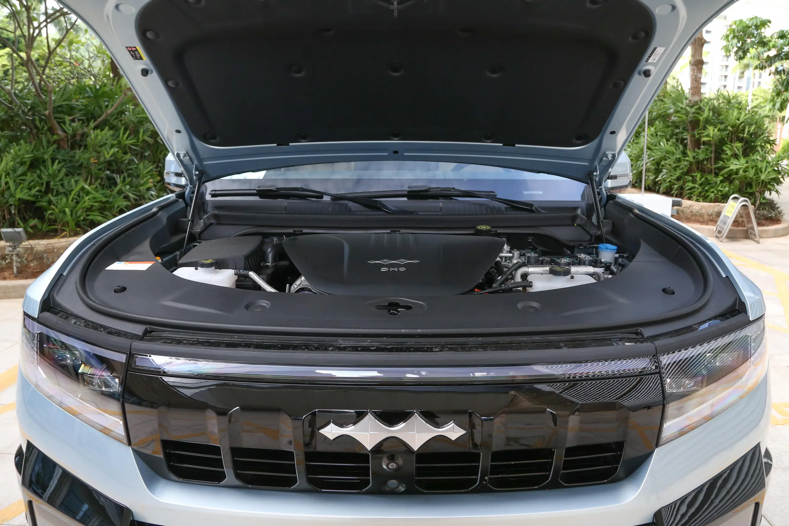 DENZA B8 Engine Bay - PHEV Powertrain