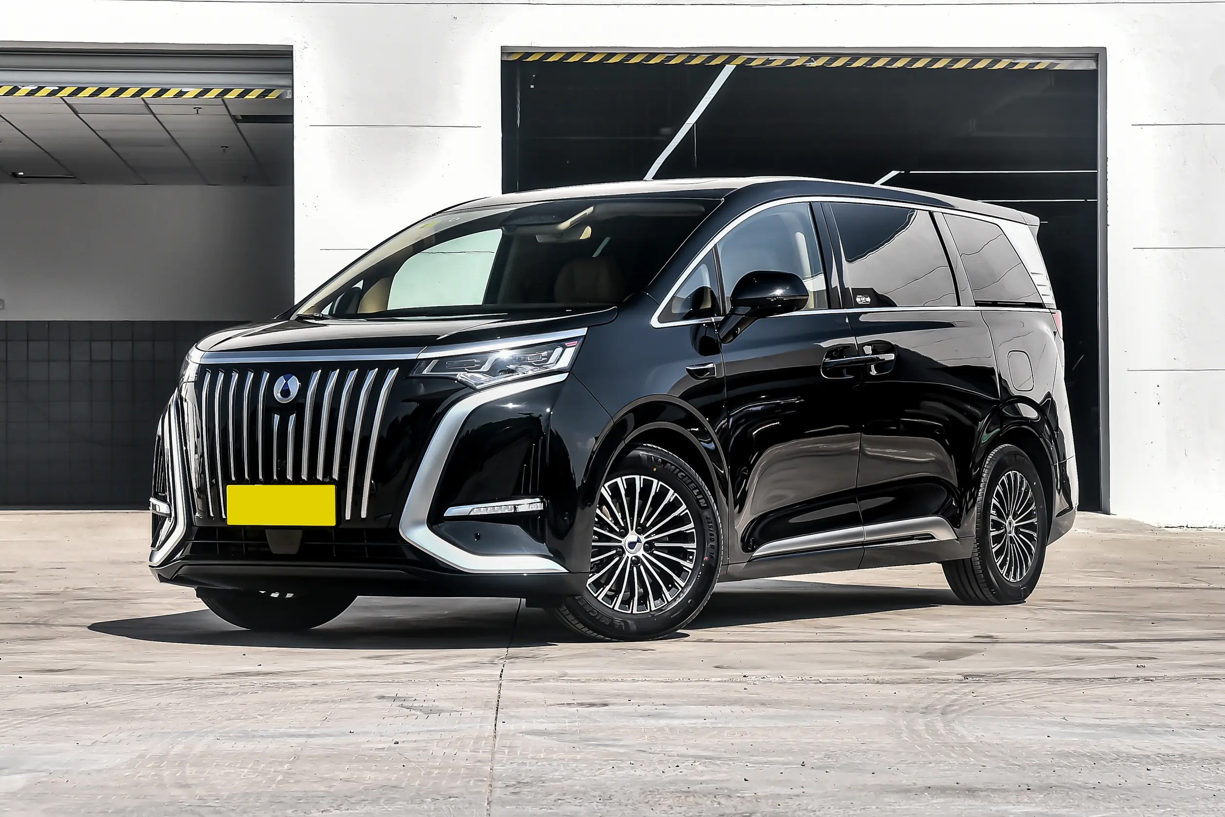 BYD Denza D9 EV Front Details - Premium MPV Design