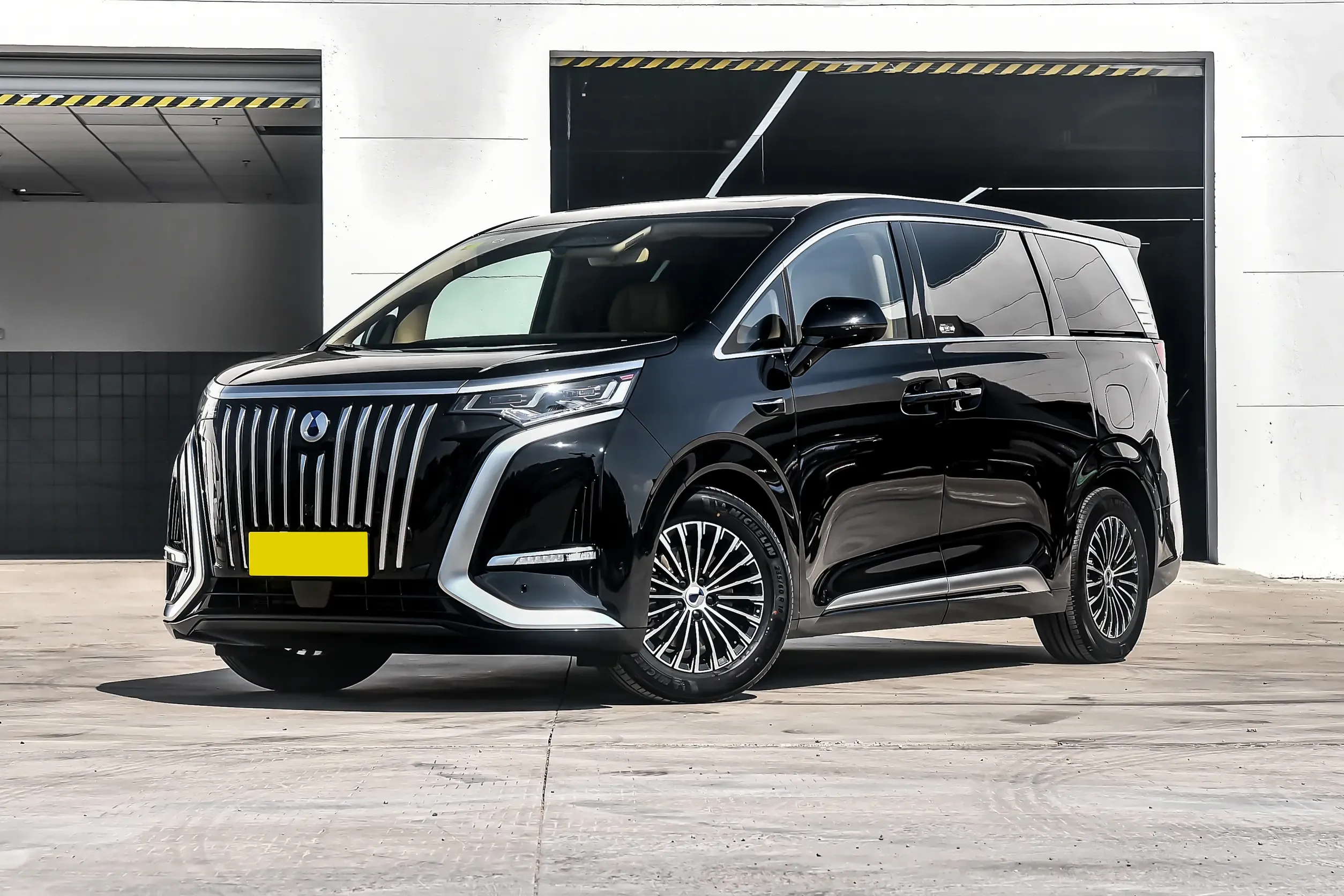 BYD Denza D9 EV Front Details - Premium MPV Design