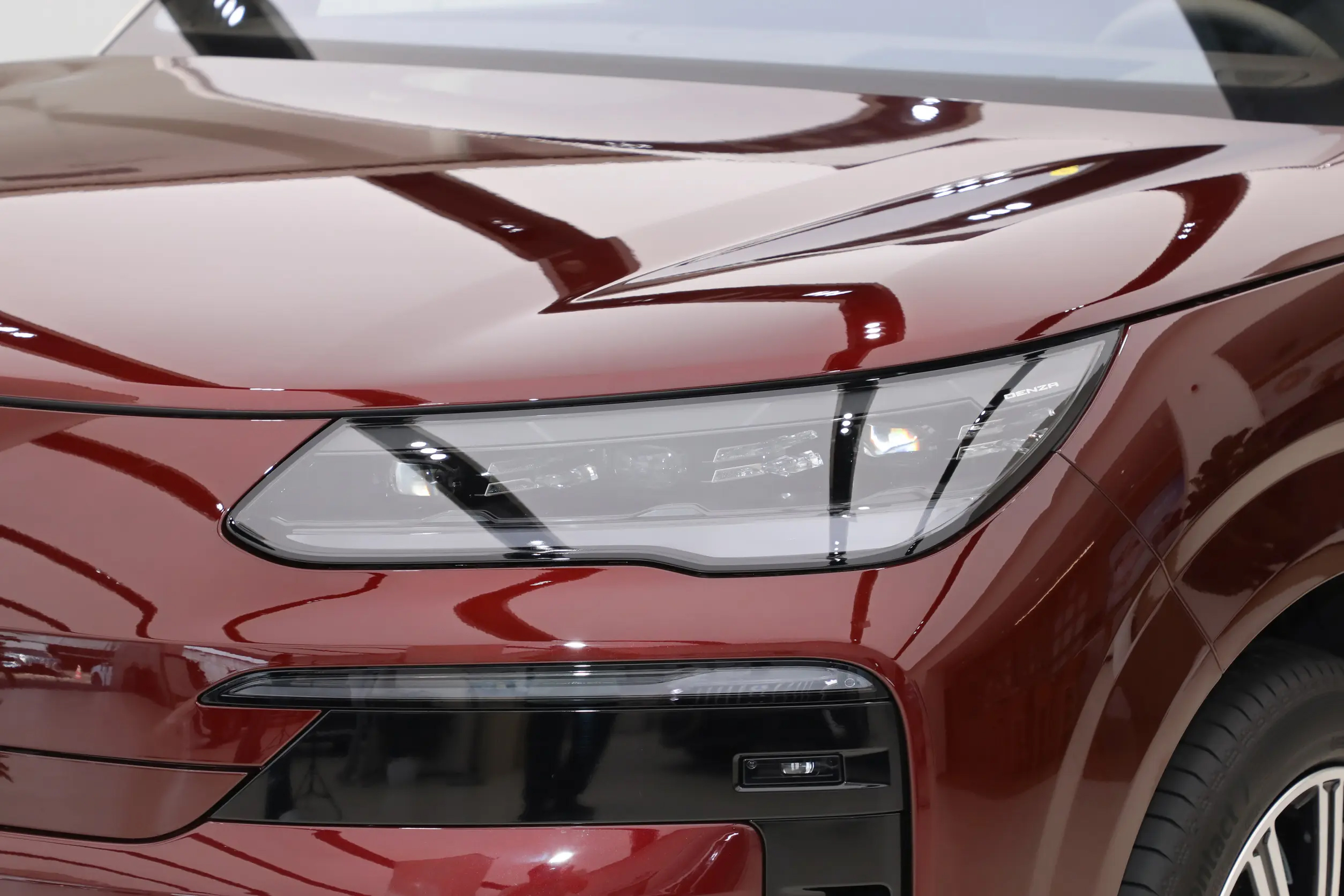 BYD Denza N9 Headlights - Advanced LED System