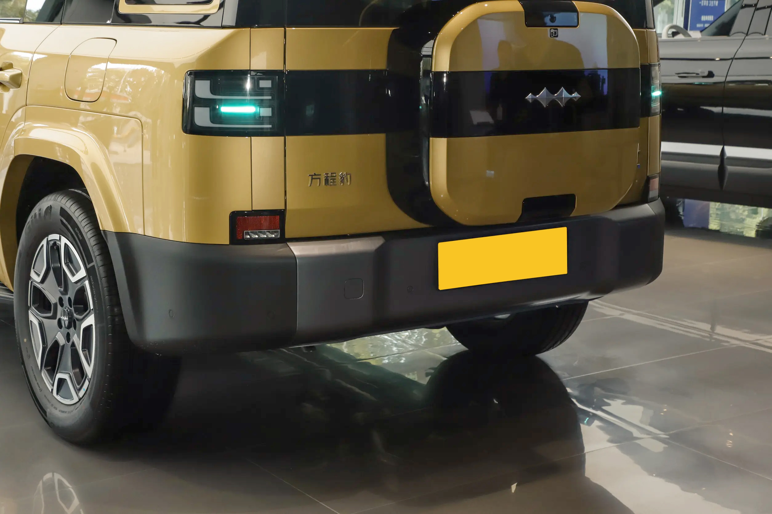 BYD Leopard TAI7 rear view with LED taillights