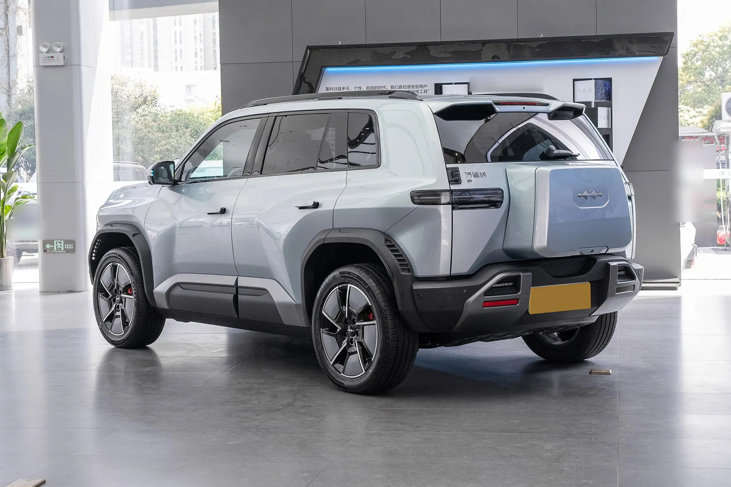 BYD Formula Leopard TAI3 sporty electric SUV side angle