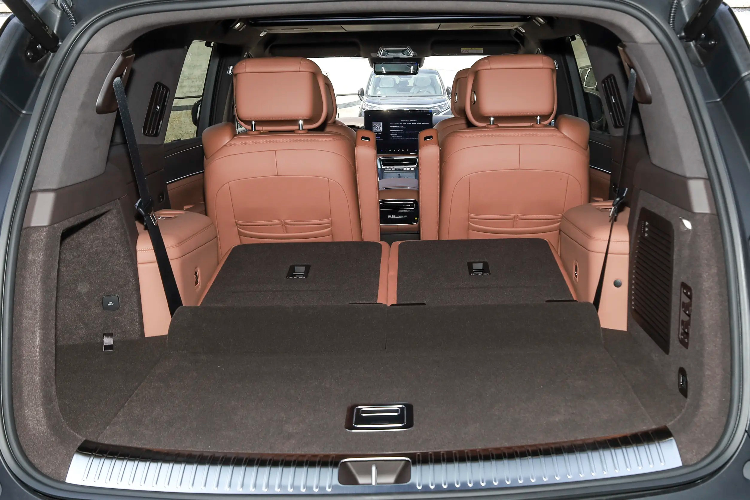 YD Denza N9 Cargo Space - Practical SUV