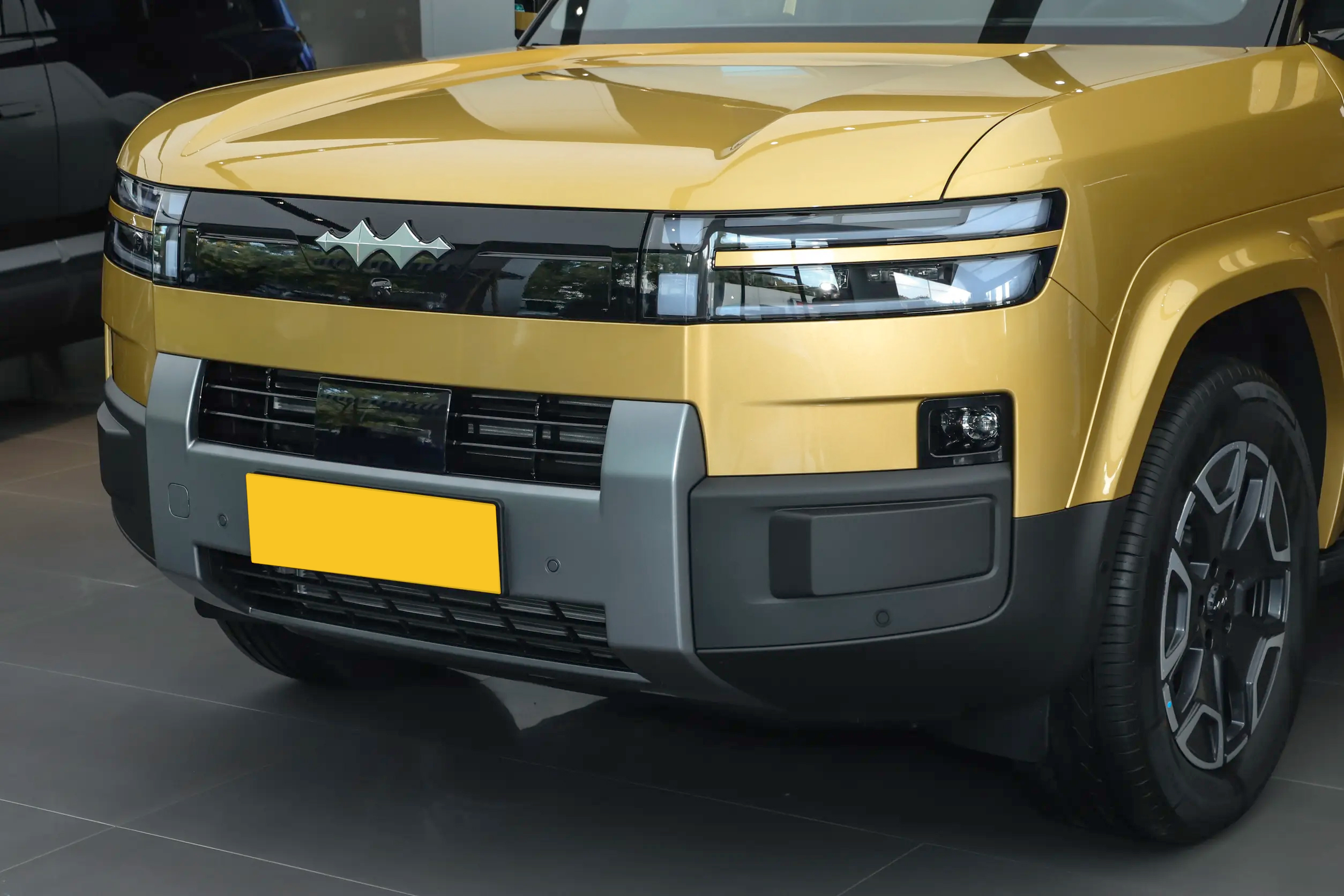 BYD Leopard TAI7 front grille detail