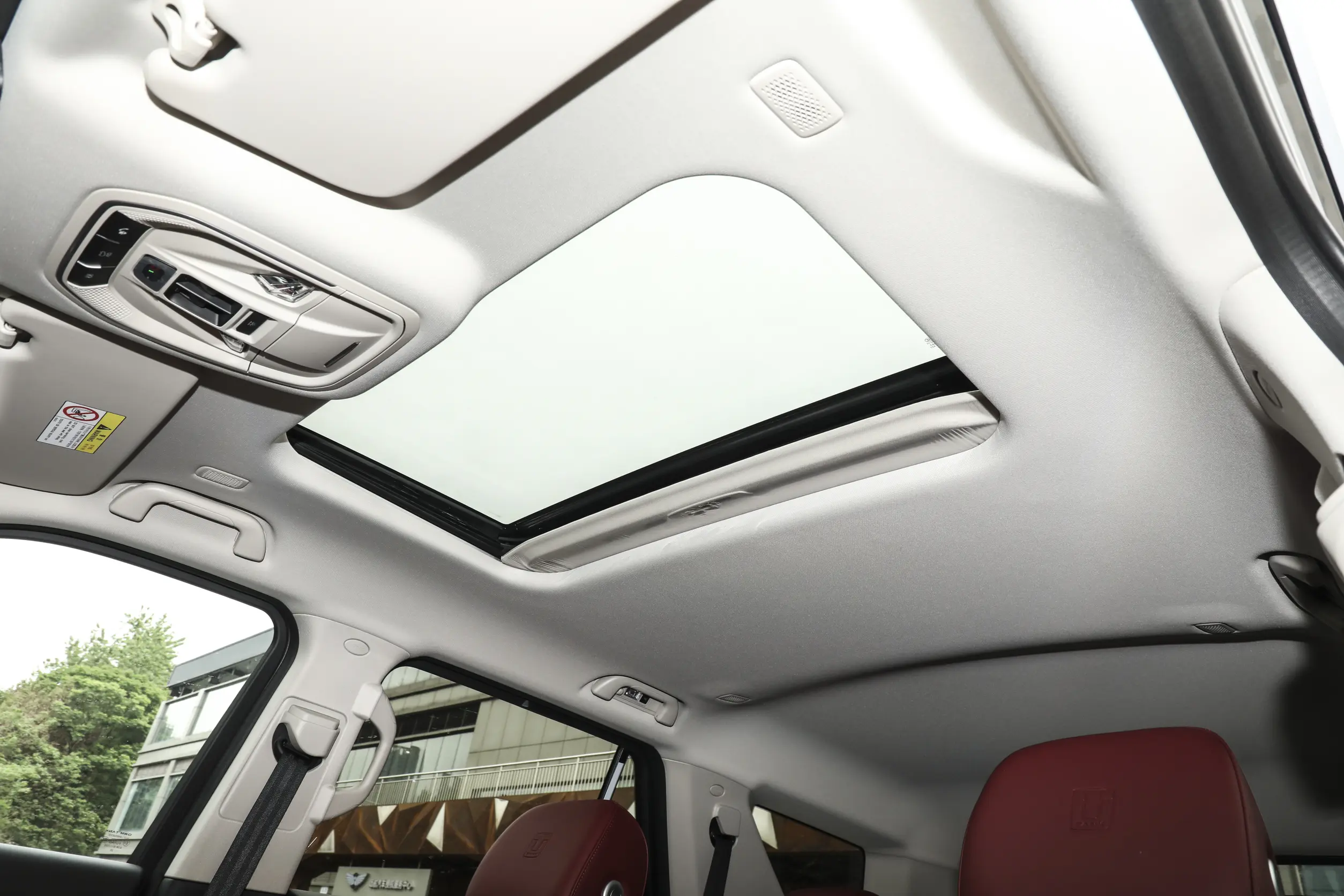 Tank 400 Cabin Space - Off-road Interior