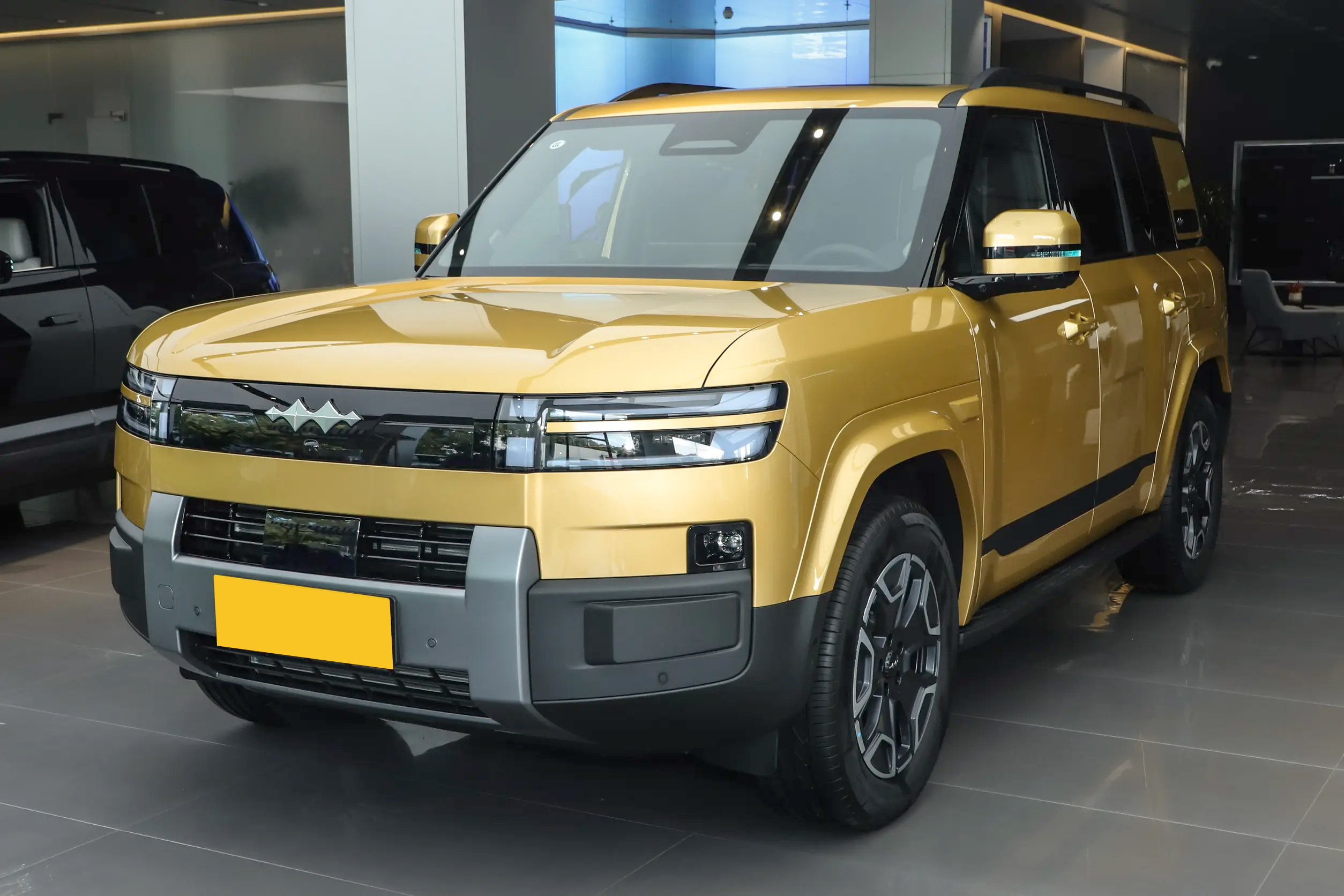 BYD Leopard Titanium 7 side-front angle