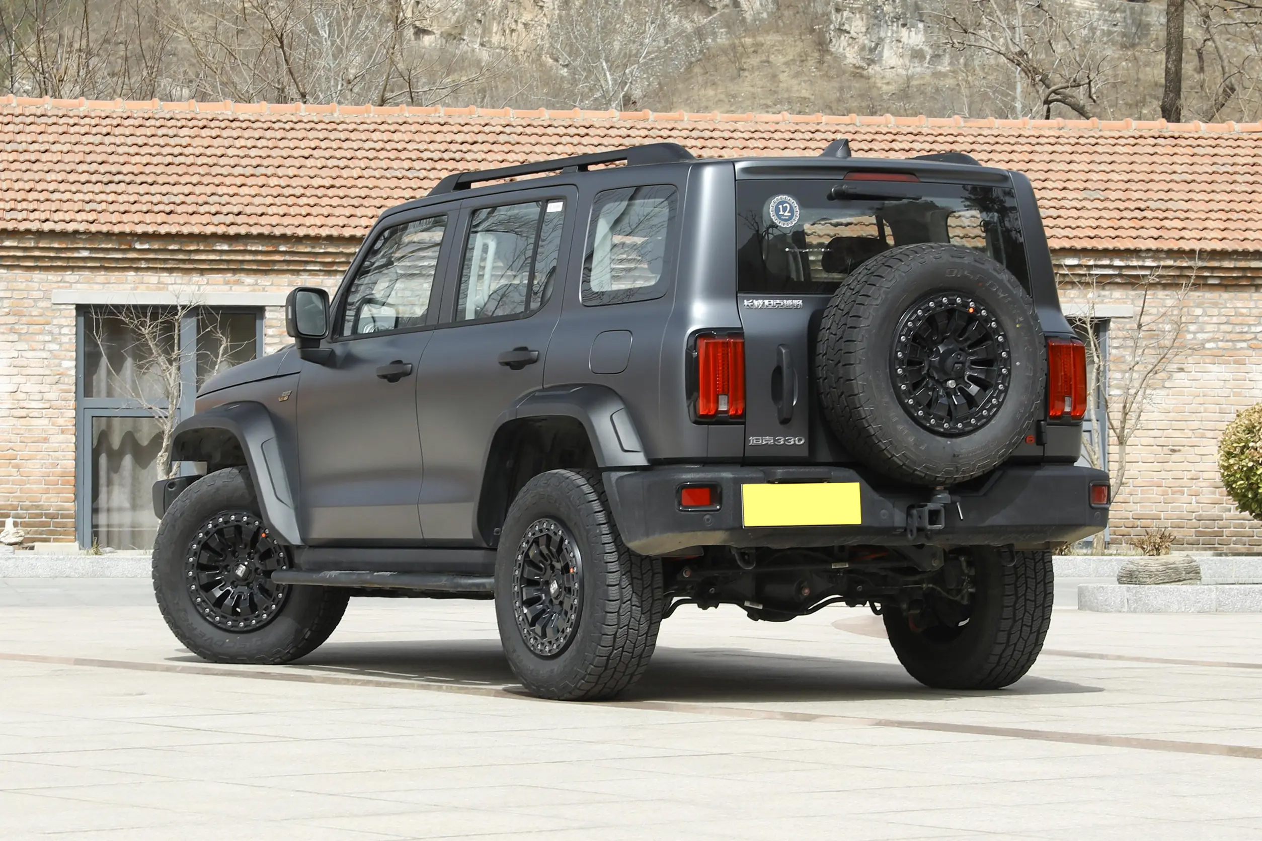 Tank 300 Side Profile - Off-road SUV