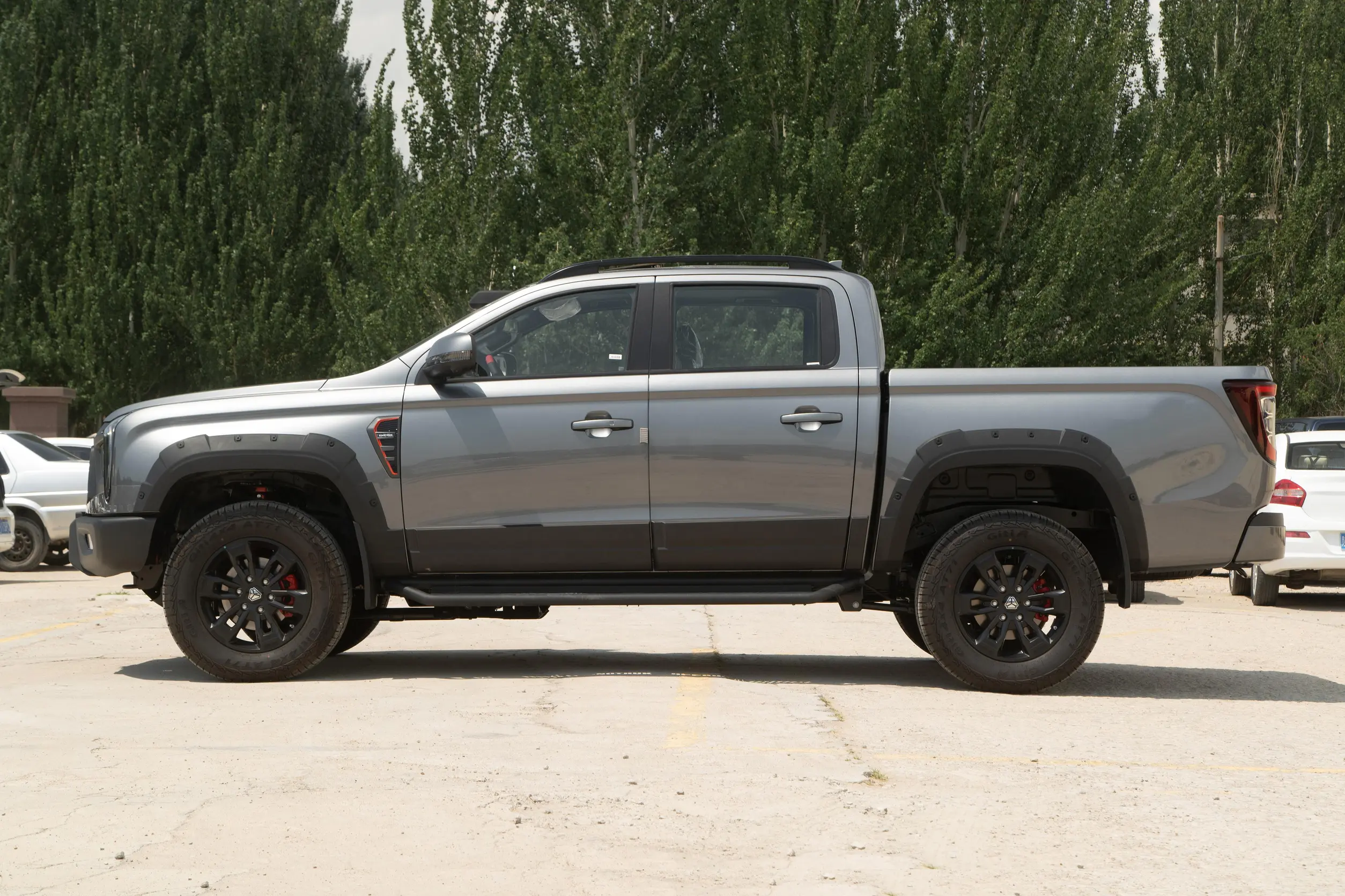 BOLDEN S7 Rear Three-Quarter Angle