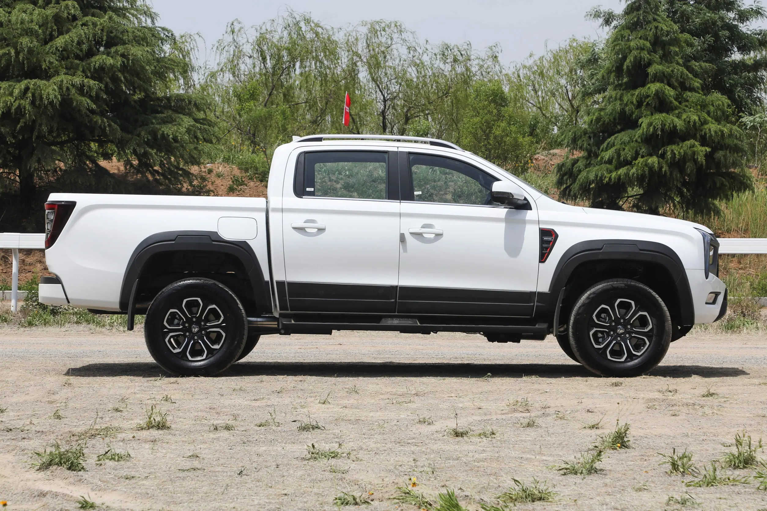 BOLDEN S9 Rear Three-Quarter - Diesel Power