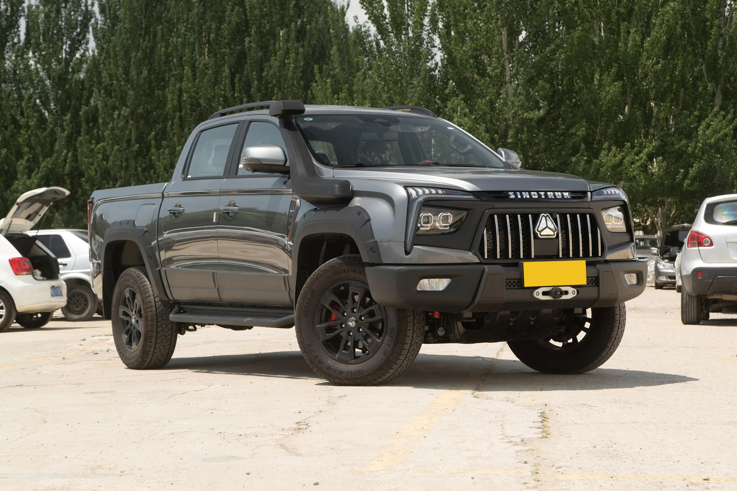 BOLDEN S7 Diesel Utility Side Detail