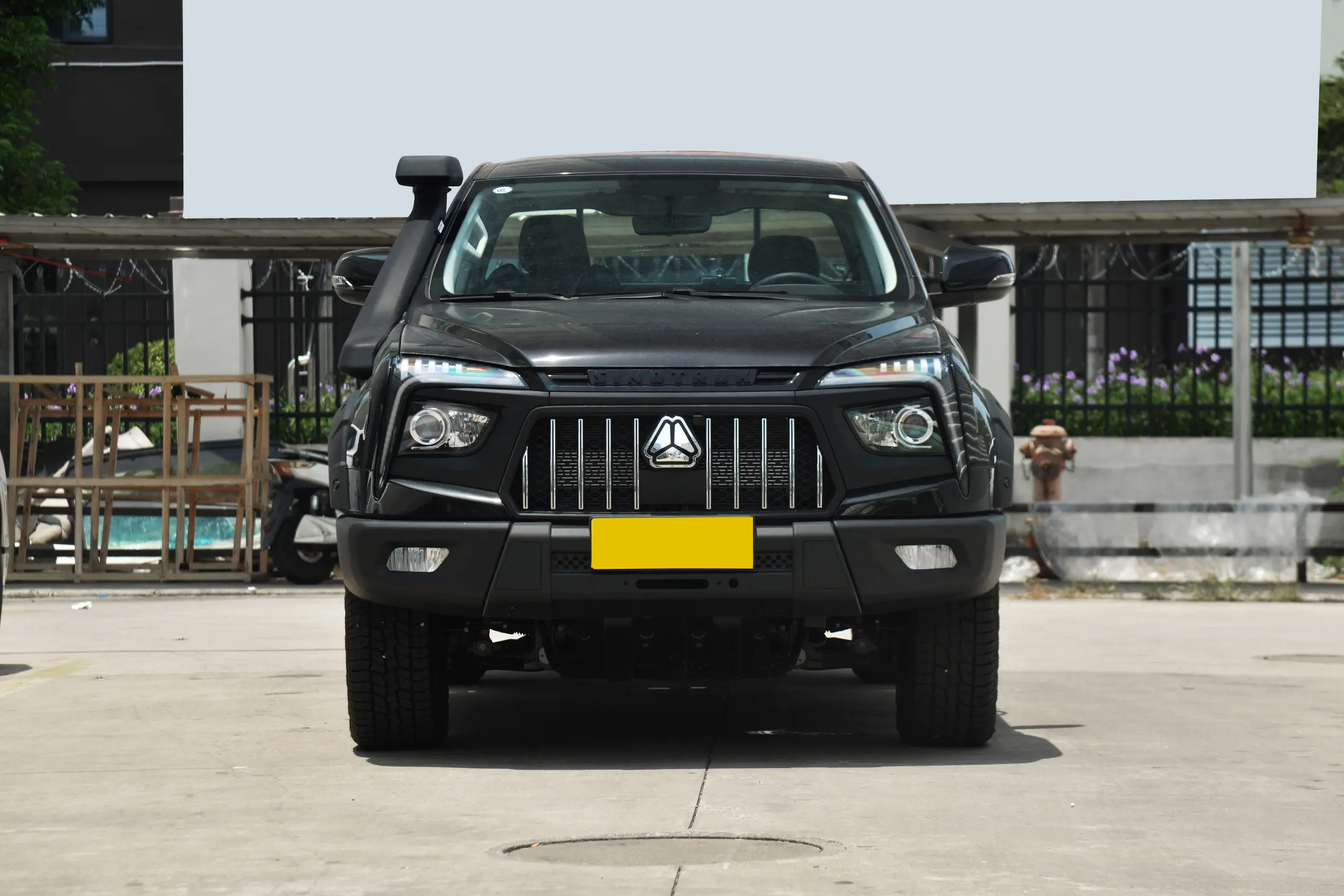 BOLDEN S6 Urban Front Profile - Compact SUV Design