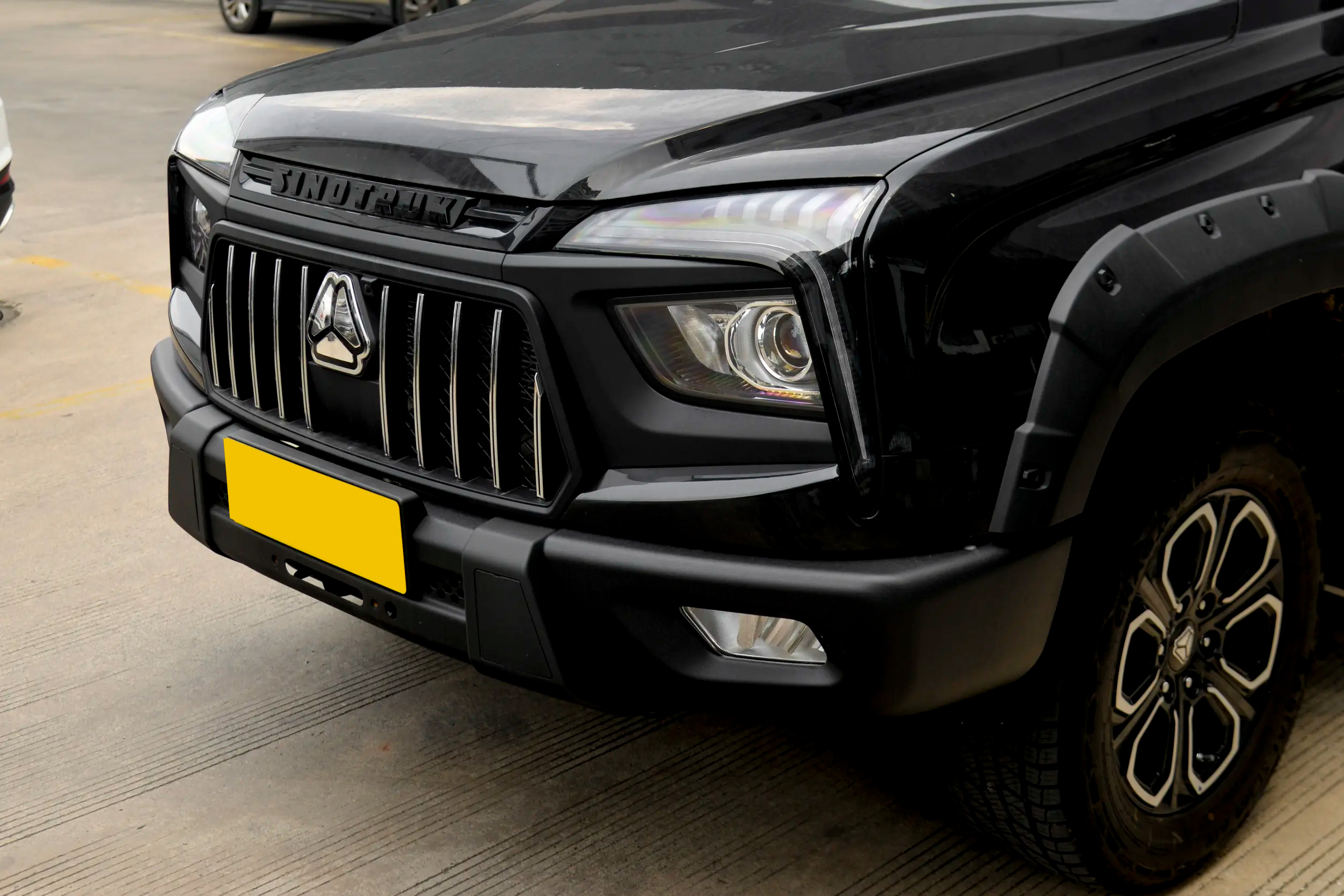 BOLDEN S6 Full Front Stance - Dynamic SUV Styling