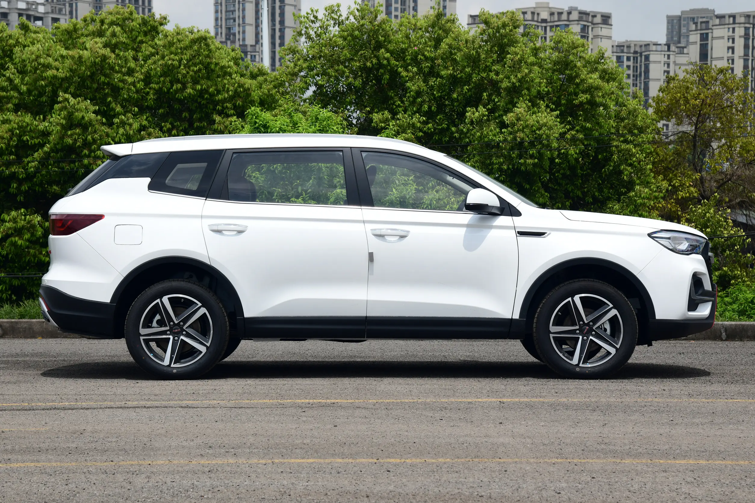 VGV U70PLUS Side Contour - Family SUV Design