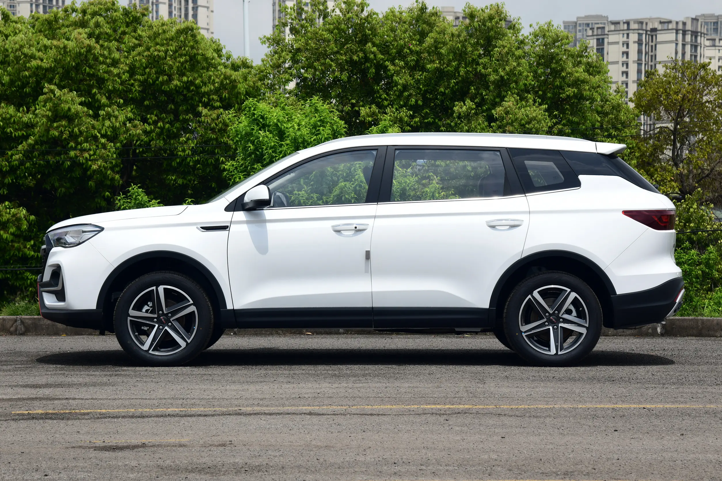 VGV U70PLUS Side Profile - SUV Proportions