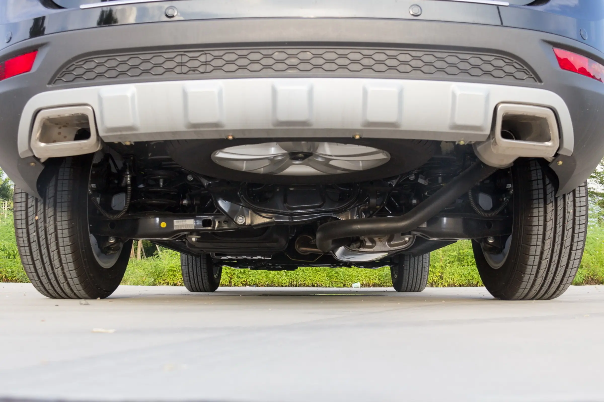 YEMA T70 Dynamic Side Angle - BYD Cars SUV Range