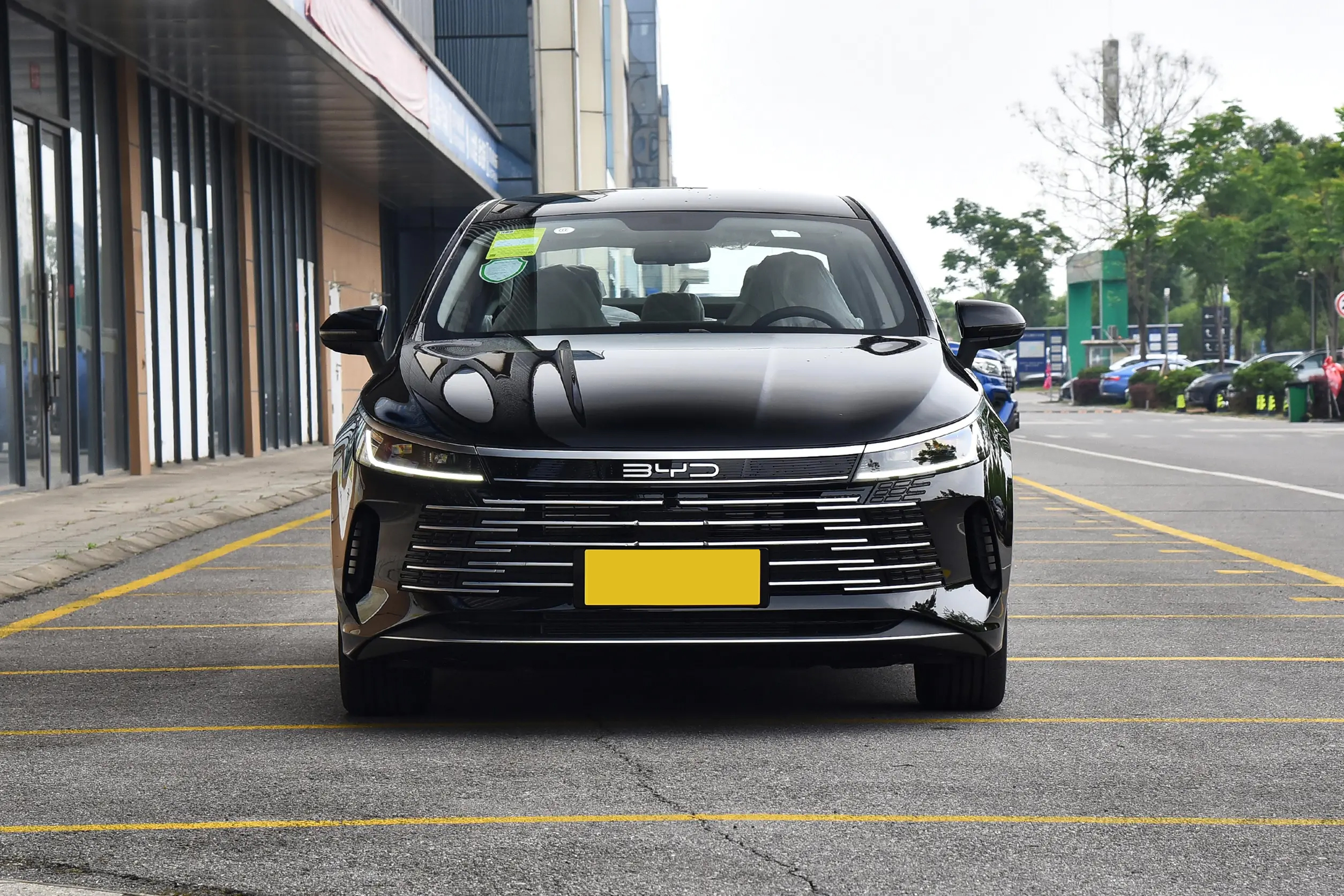 BYD Destroyer 05 Front Angle - Plug-in Hybrid Sedan
