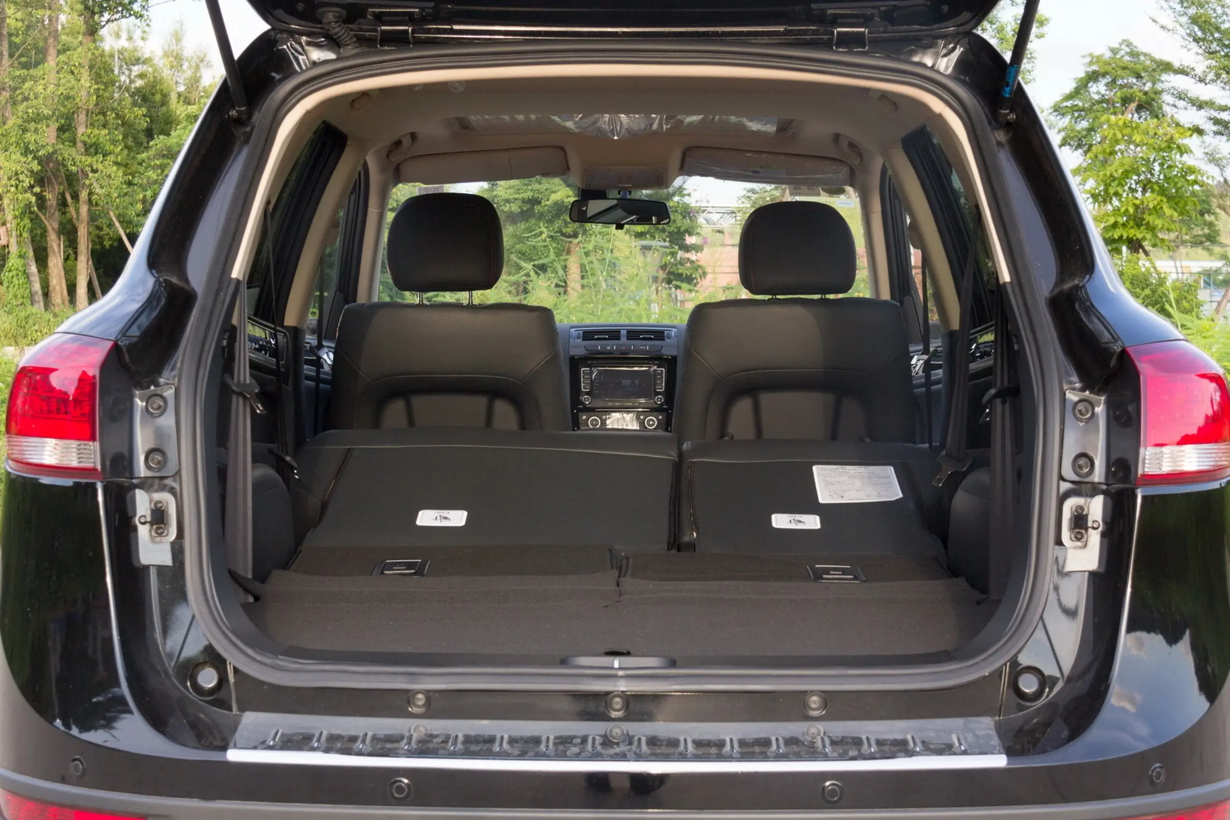 YEMA T70 Rear Passenger Space - BYD SUV Practicality