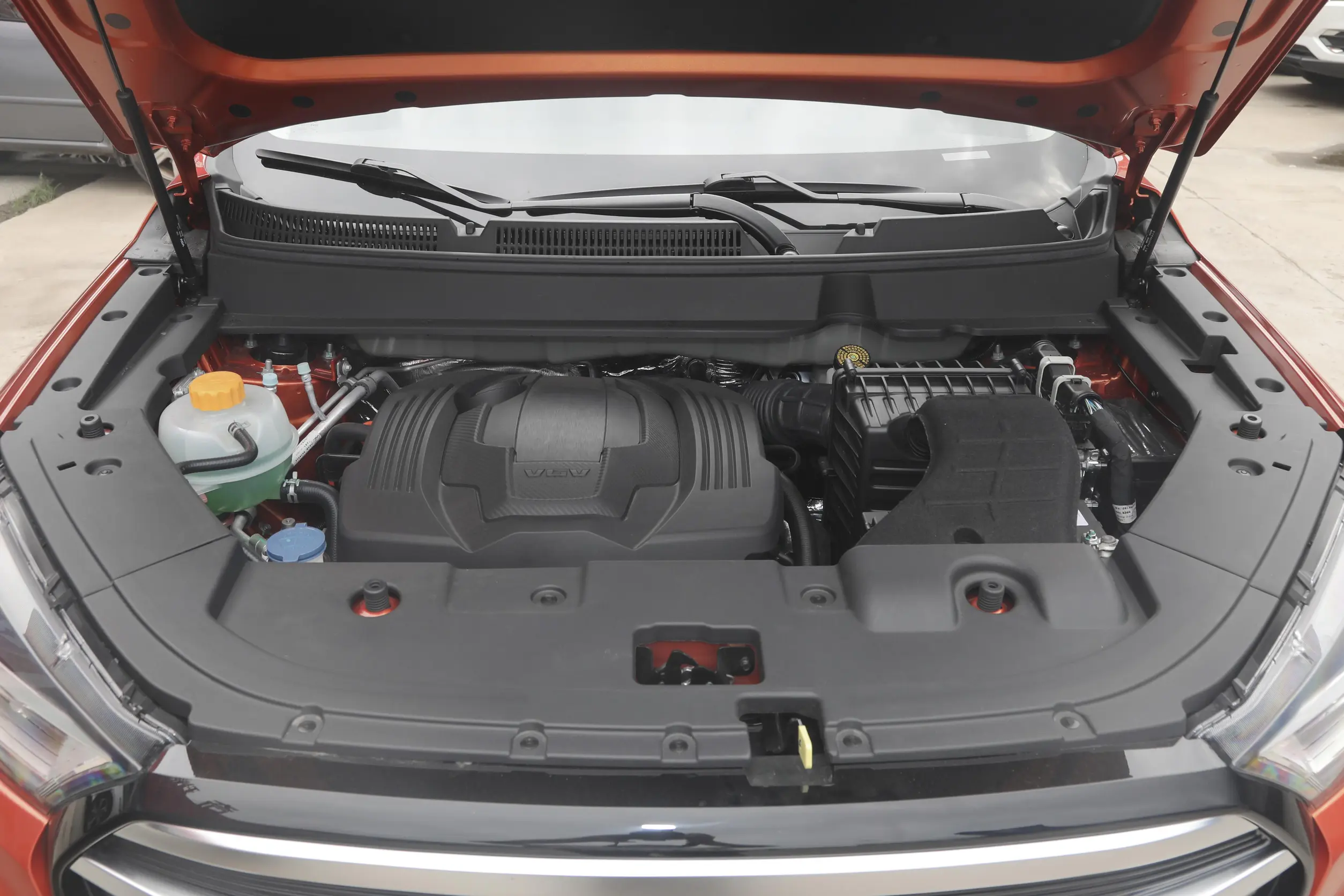 VGV VX7 Engine Bay - Gasoline Powertrain