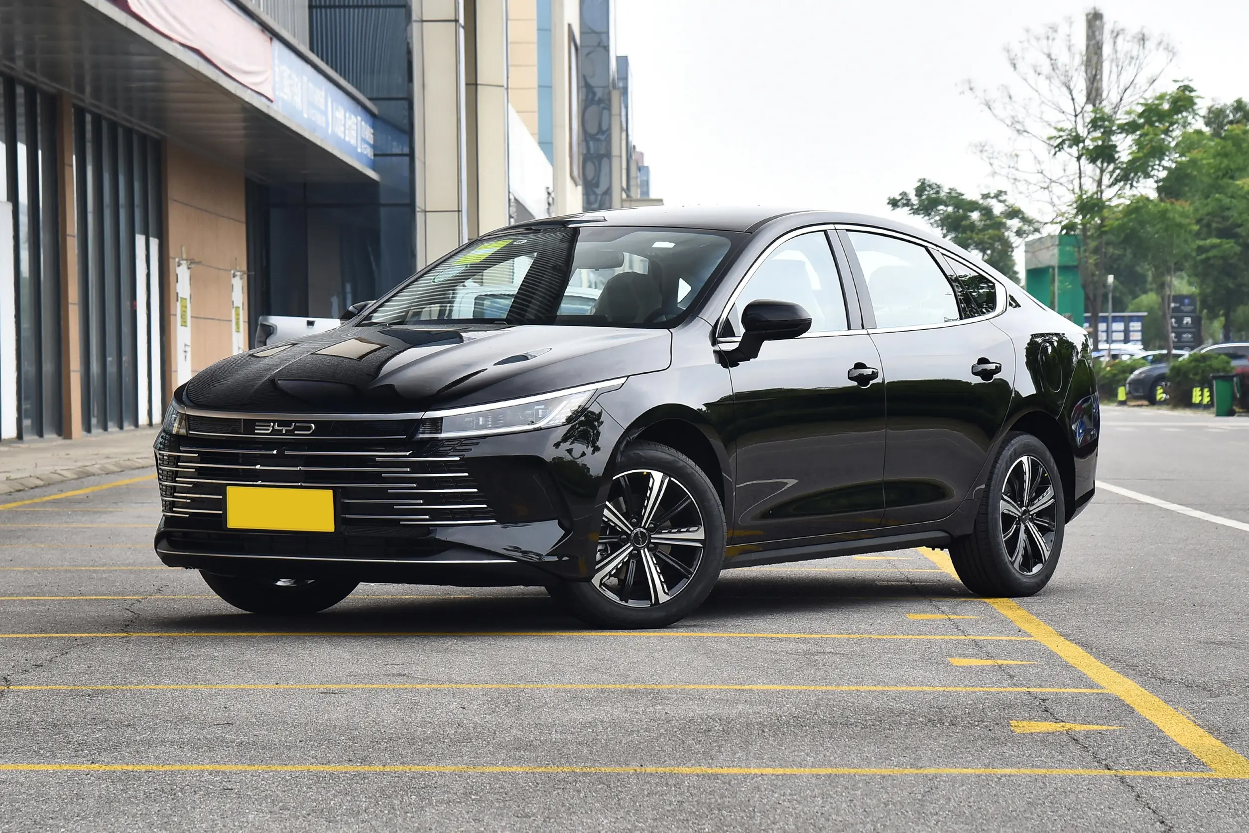 BYD Destroyer 05 Full Front Stance - King DM-i Hybrid Sedan