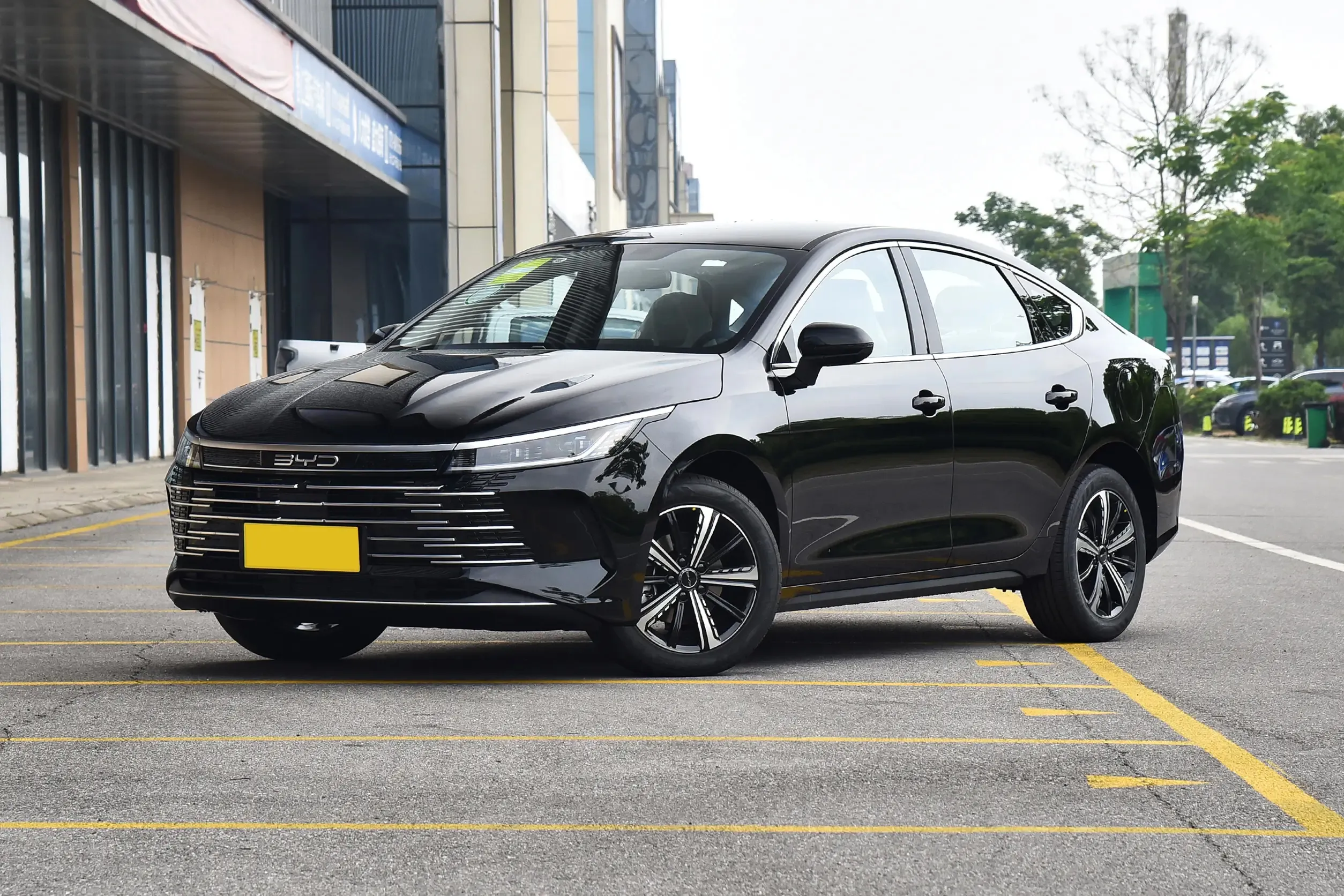 BYD Destroyer 05 Full Front Stance - King DM-i Hybrid Sedan