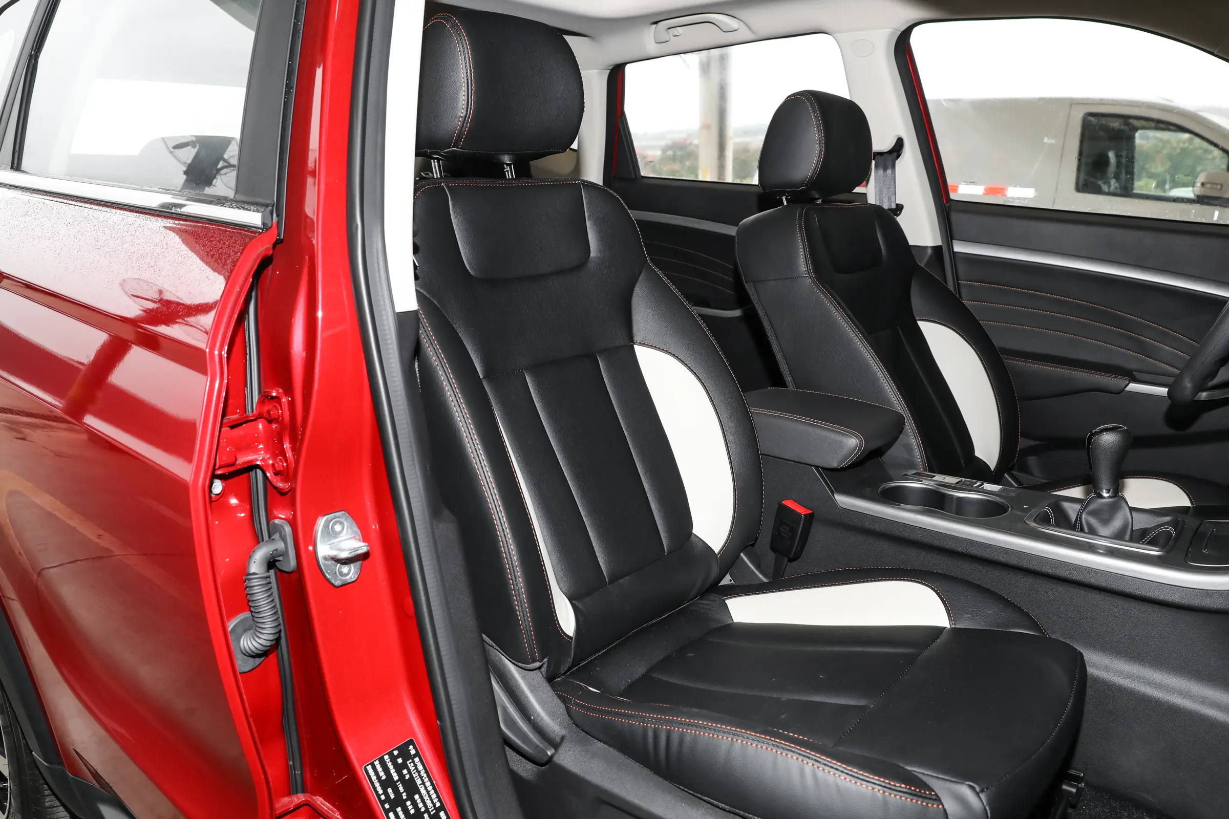 YEMA Bojun Spacious Cabin - BYD Cars Interior Comfort