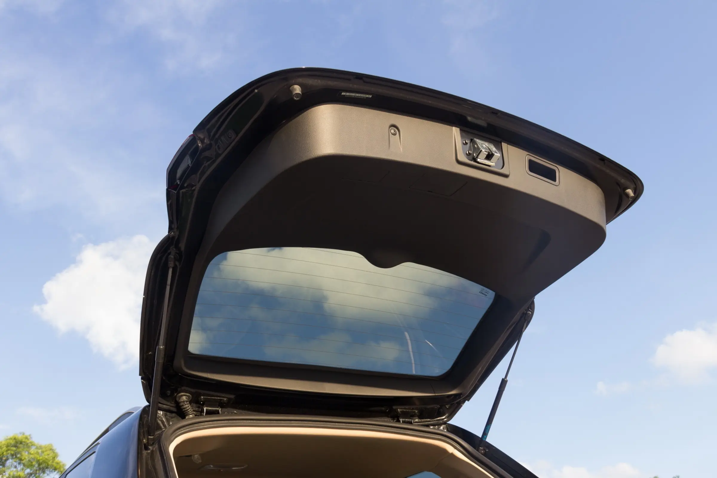 YEMA T70 Design Detail Angle - BYD Vehicle Craftsmanship