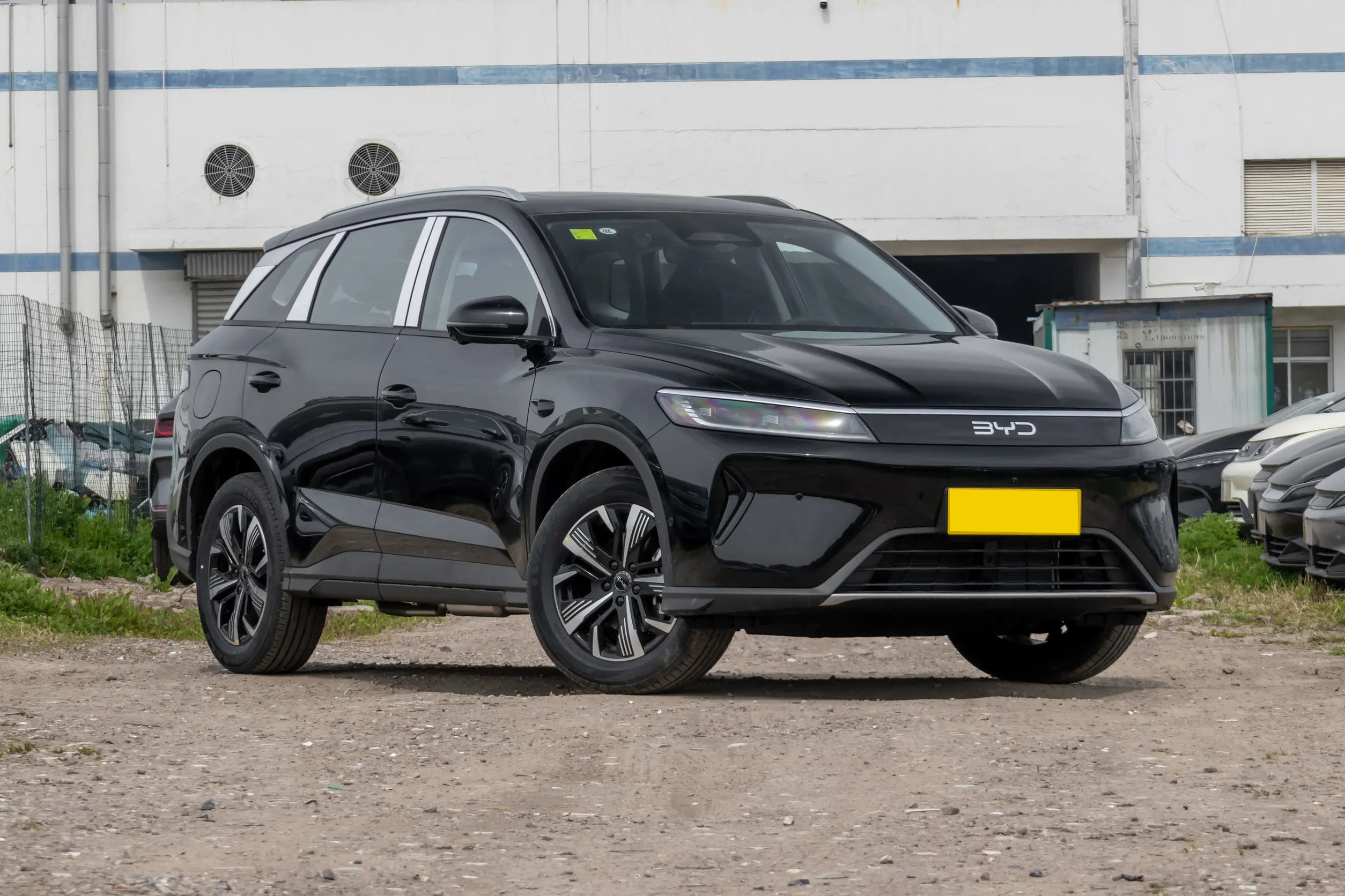 BYD Sealion 05 side view